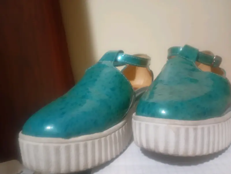 Zapatos de plataforma turquesa para mujer