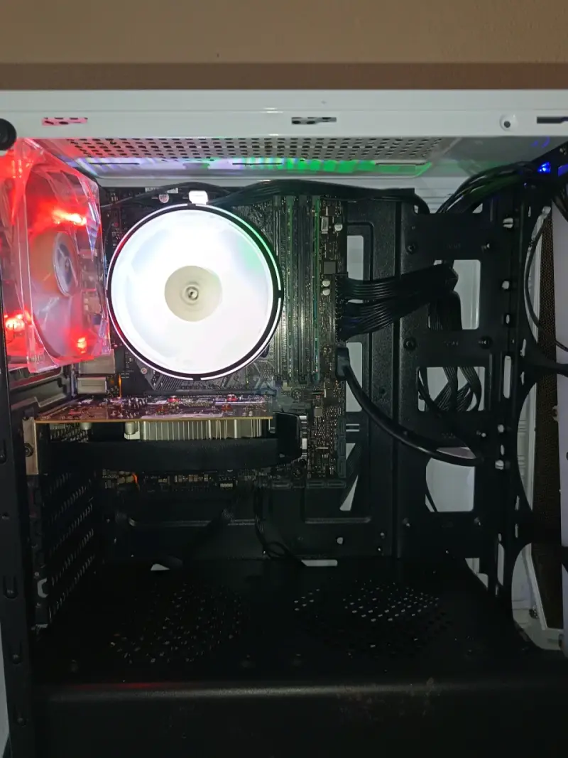 PC de Escritorio con Intel i5 y GTX 1050 Ti - 1