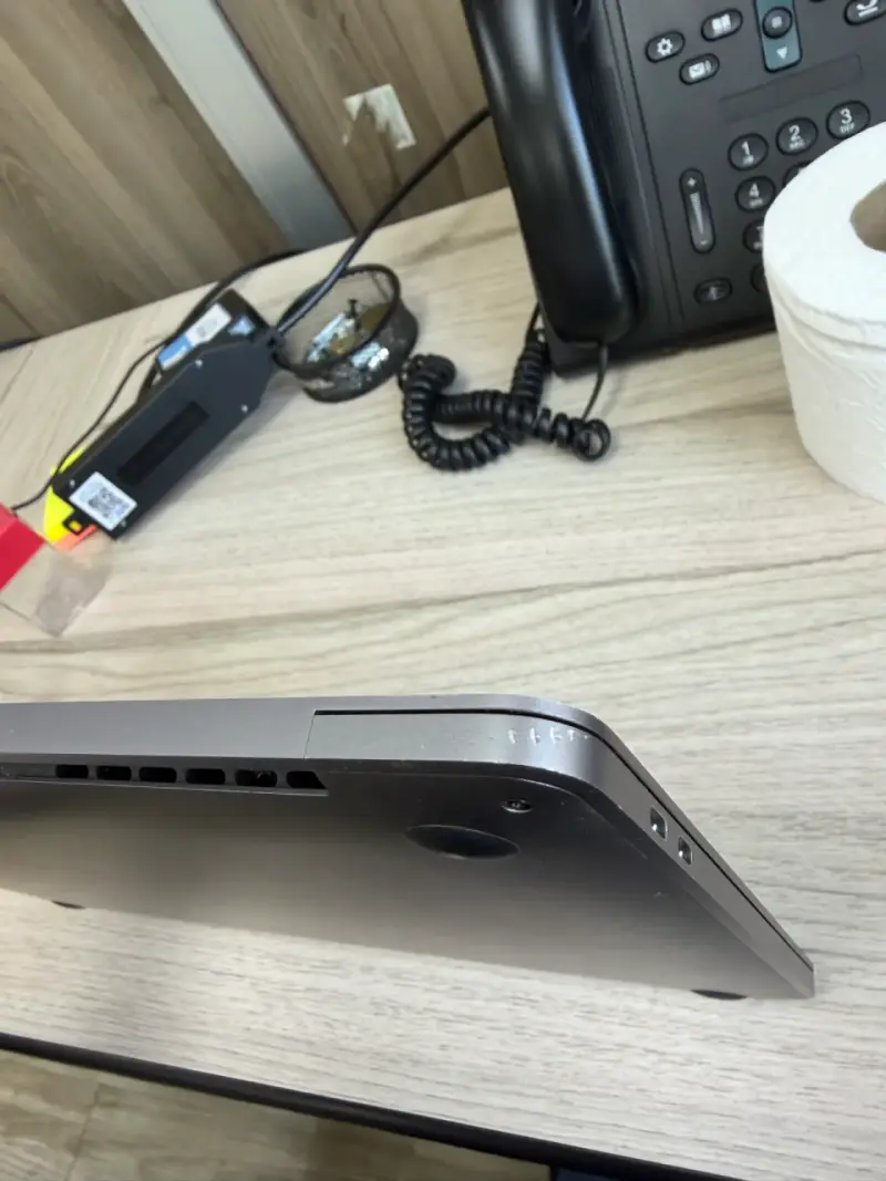 MacBook Pro 13” i5 8GB 256GB Space Gray - 4