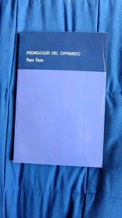 Libro 'Pedagogía del Oprimido' de Paulo Freire - miniatura 1