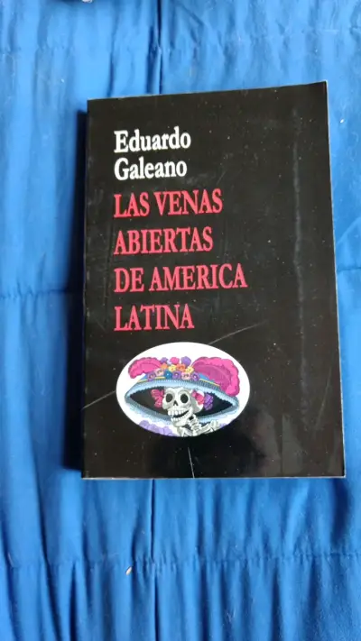Libro 'Las Venas Abiertas de América Latina' de Eduardo Galeano - miniatura 1