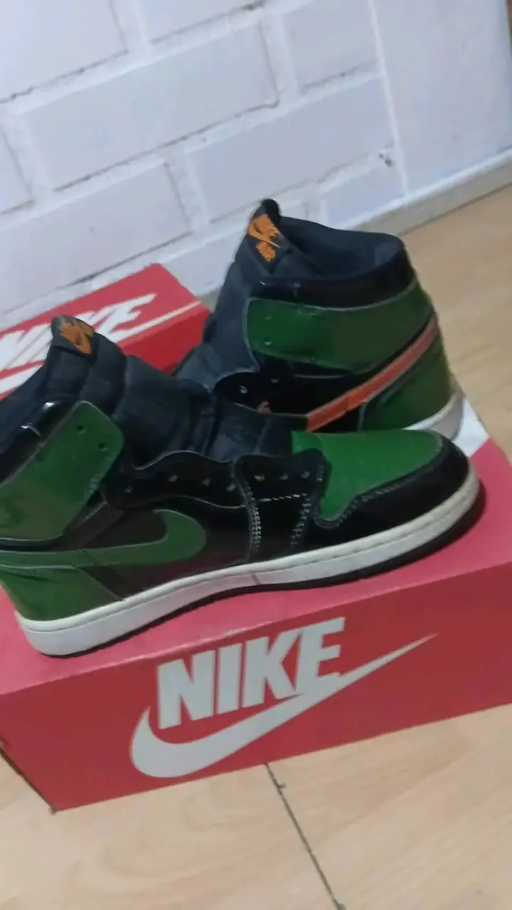 Zapatillas Nike Air Jordan 1 Mid Verde y Negro - 3