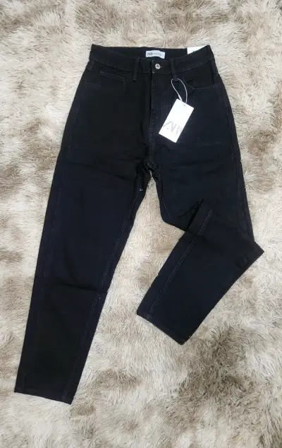 Jeans Zara negros de mujer estilo casual - miniatura 2
