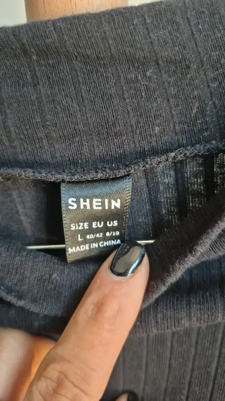 Polera negra de cuello alto Shein - 3