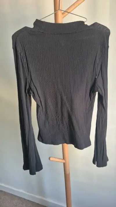 Polera negra de cuello alto Shein - miniatura 4