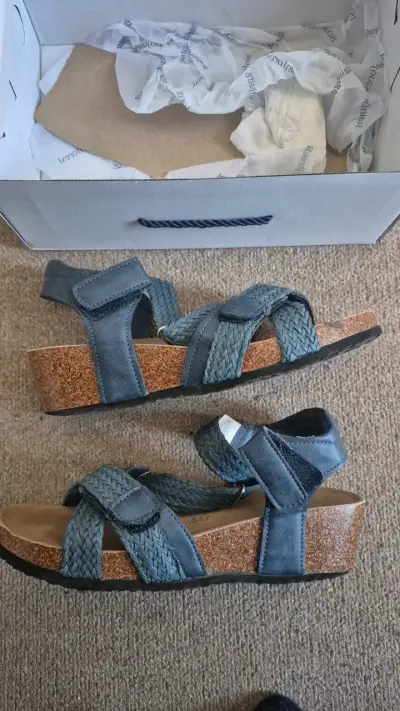 Sandalias de cuero azul con plataforma - miniatura 4