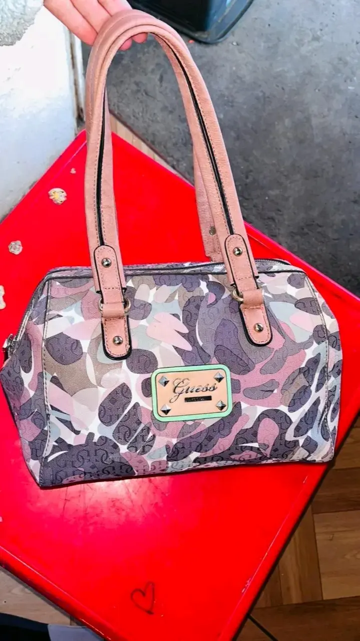 Carteras guees 10 mil vs 8 mil Kate 8 mil - 1