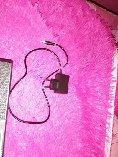 Teclado musical electrónico con adaptador - miniatura 3