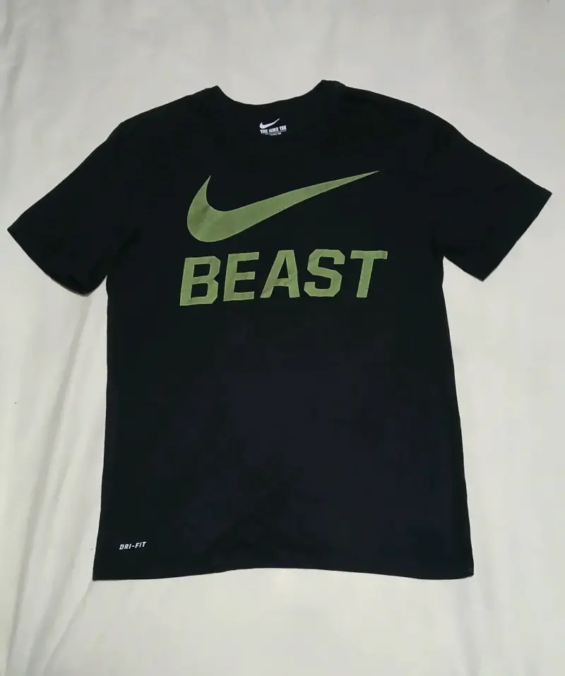 Polera Nike Beast talla L