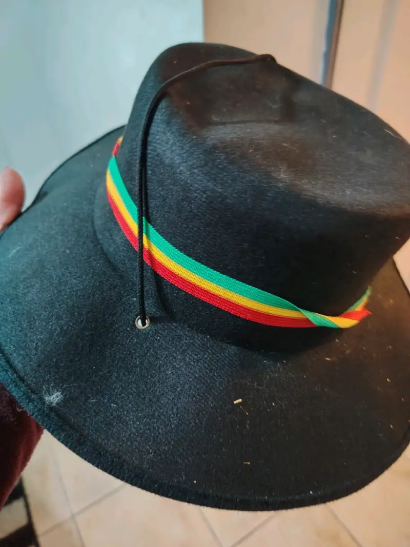 Sombrero de huaso chileno con cinta tricolor - 4