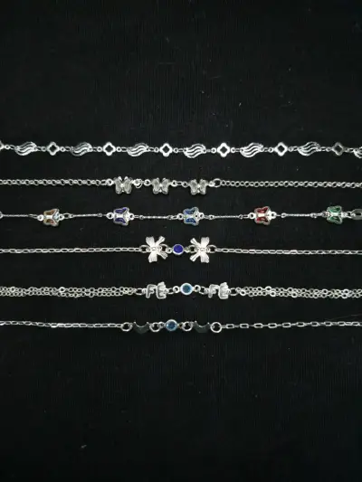 Set de Pulseras de Plata con Dijes y Piedras - miniatura 4