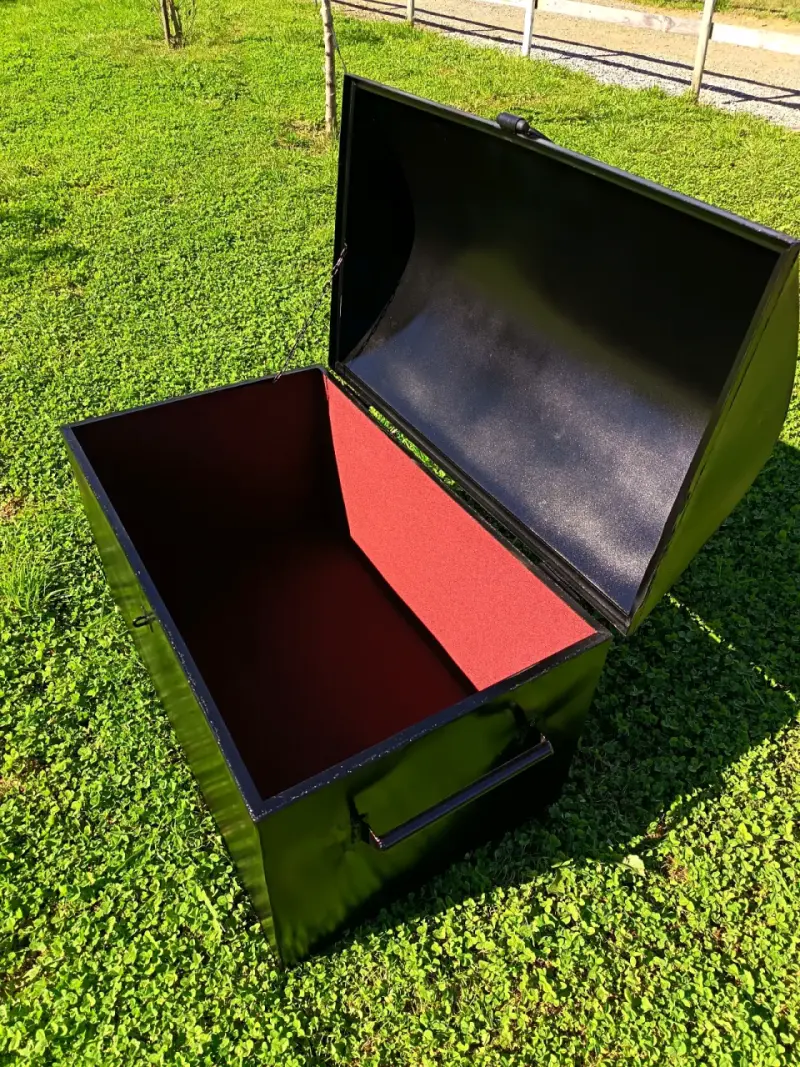 Baúl de almacenamiento metálico negro con interior - 1