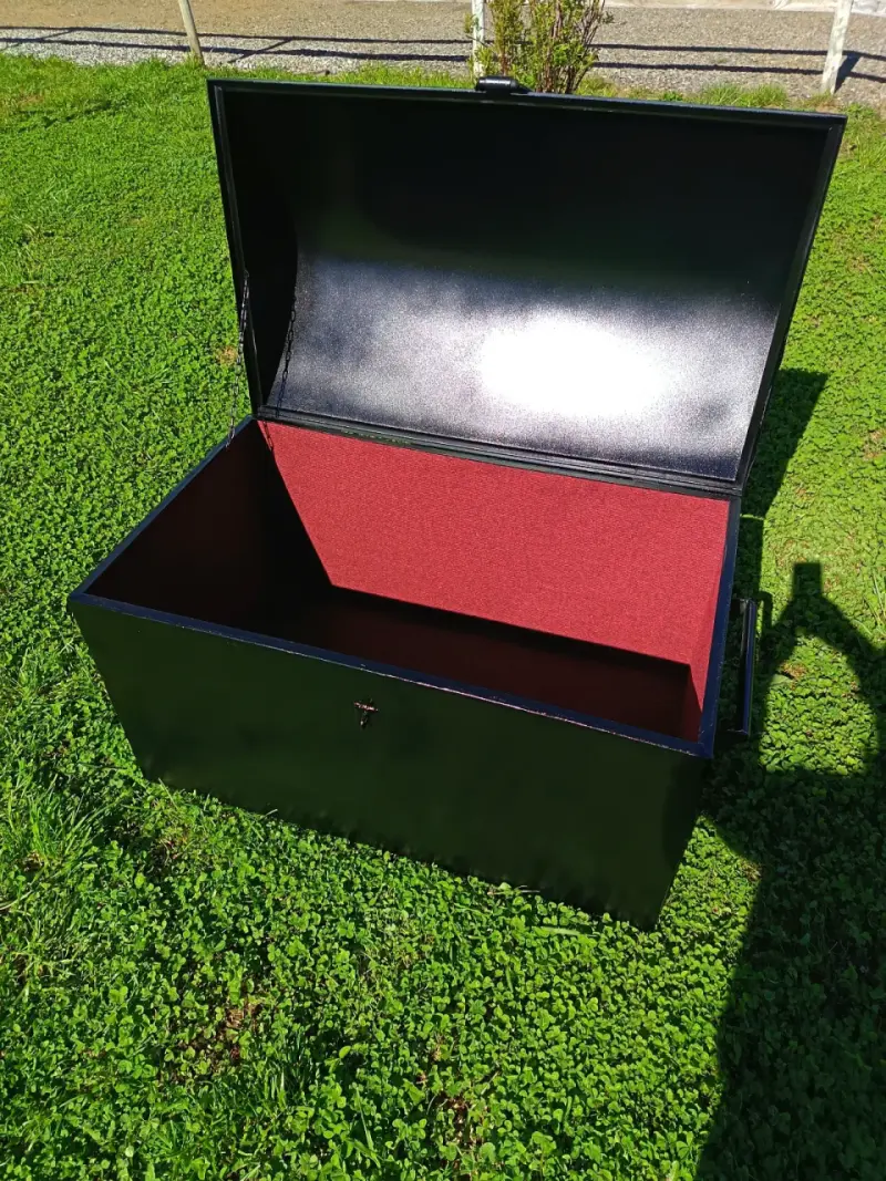 Baúl de almacenamiento metálico negro con interior - 2