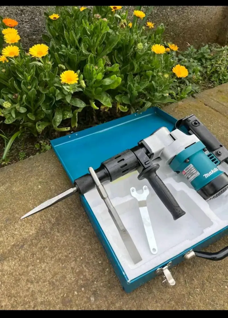 Martillo demoledor Makita HM0810T con accesorios - 3