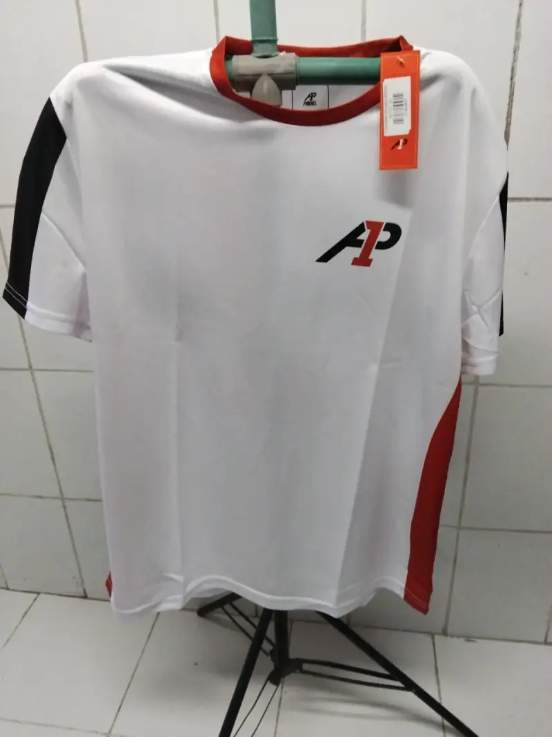 Conjunto deportivo blanco y negro AP - 2