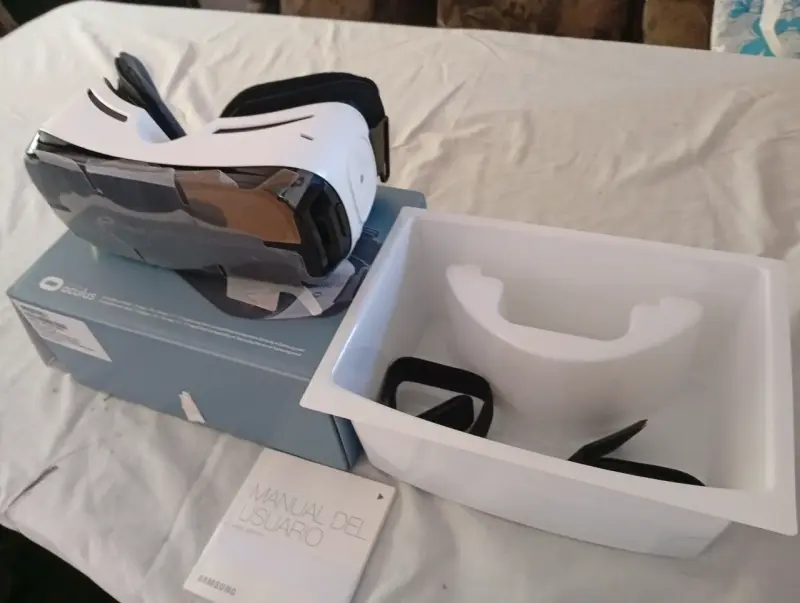 Samsung Gear VR con caja y manual - 2