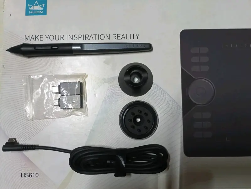 Tableta gráfica Huion HS610 con lápiz y accesorios - 2