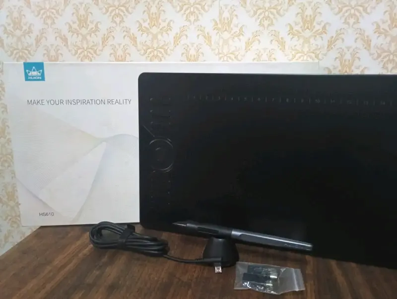Tableta gráfica Huion HS610 con lápiz y accesorios - 4