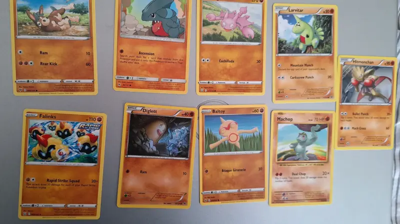 Lote de cartas Pokémon variadas - 2