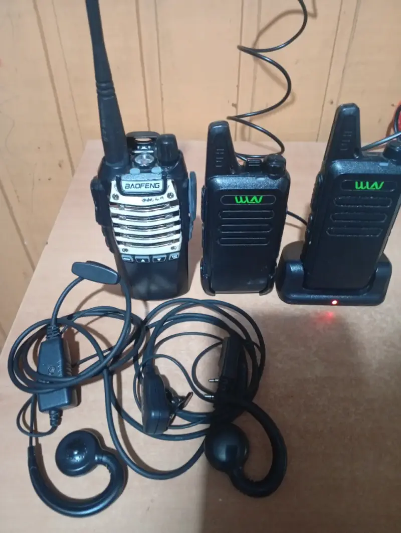 Set de radios Baofeng con accesorios - 2