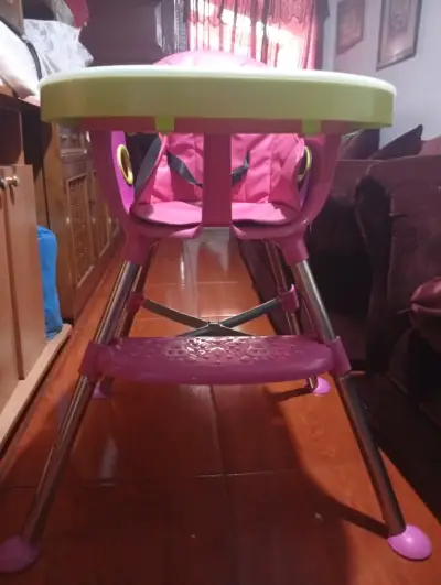 Silla de comer para bebé rosada con bandeja - miniatura 1