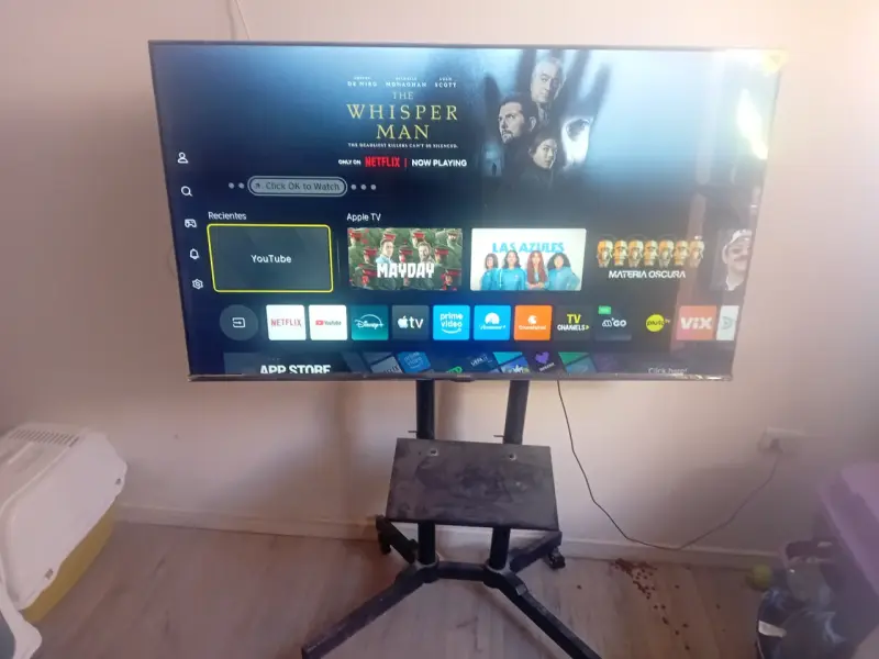 Smart TV con soporte ajustable - 2