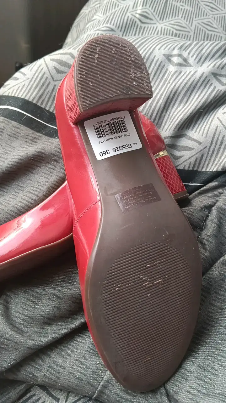 Zapatos de charol rojos con tacón bajo - 2