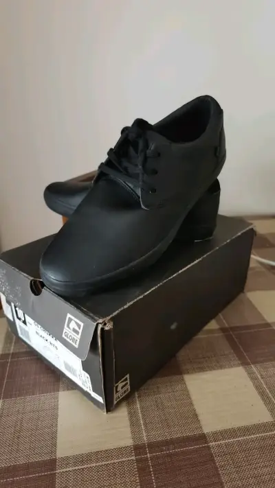 Zapatos Globe GS Chukka negros talla 10 - miniatura 3