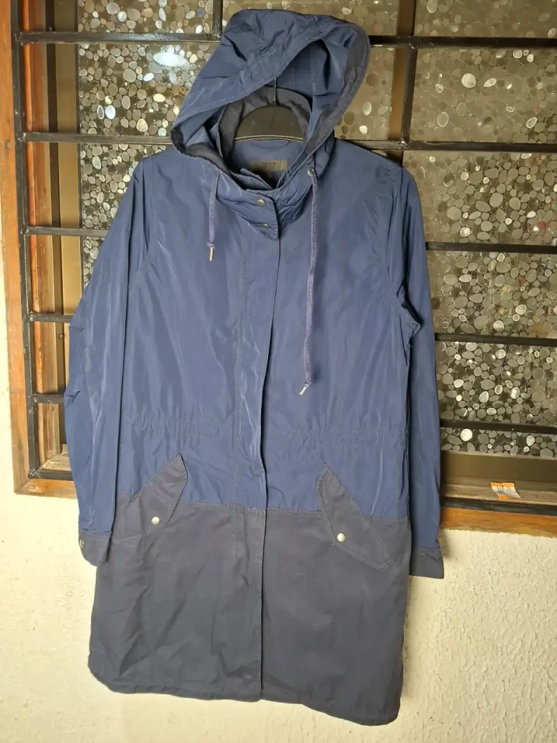Parka azul con capucha Uniqlo para mujer - 1