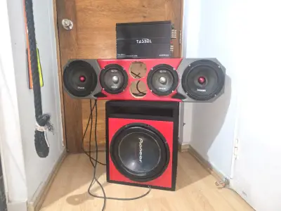 Sistema de sonido con amplificador - miniatura 1