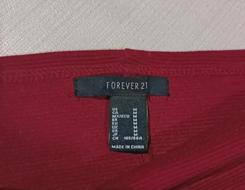 Vestido burdeos Forever 21 con cinturón - 2