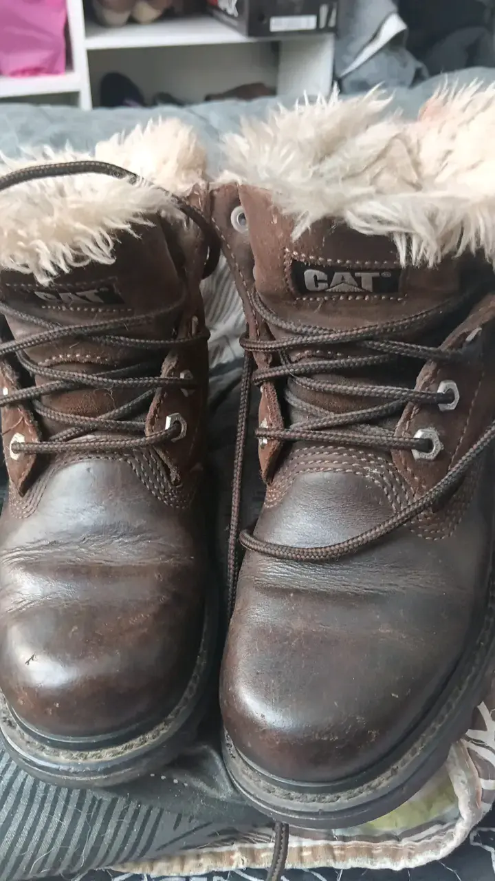 Botas de cuero CAT con forro de lana - 1