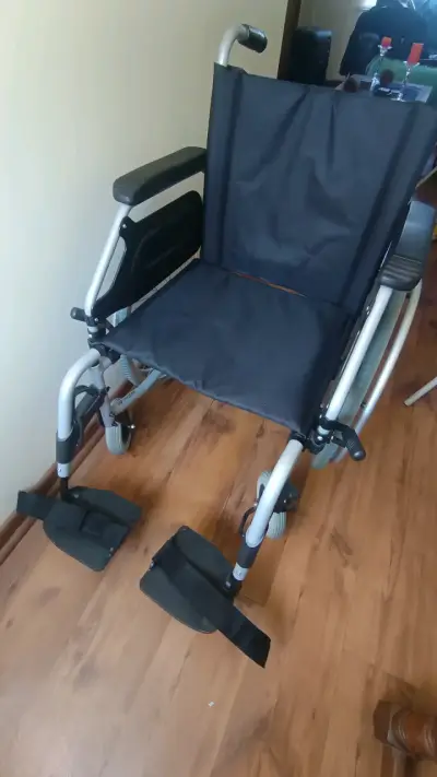 Silla de ruedas plegable Lesenhilf en buen estado - miniatura 1
