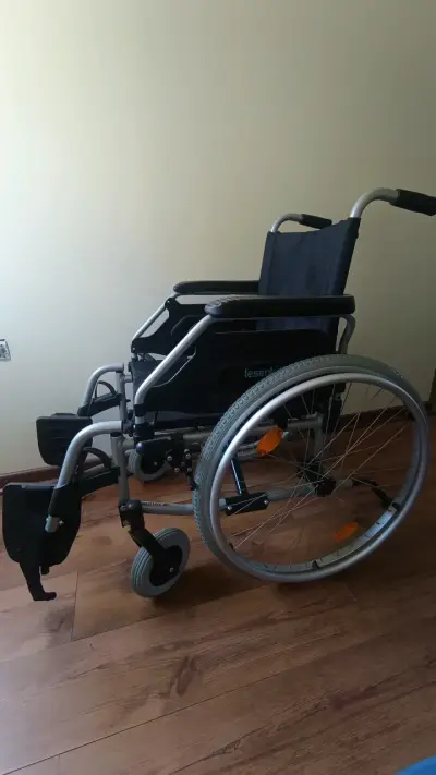 Silla de ruedas plegable Lesenhilf en buen estado - miniatura 2