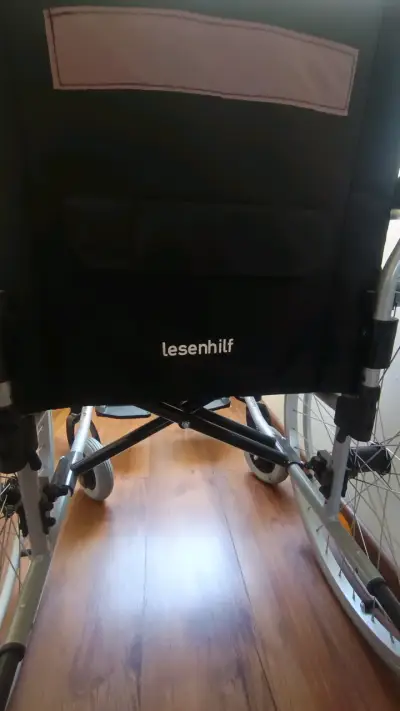 Silla de ruedas plegable Lesenhilf en buen estado - miniatura 3