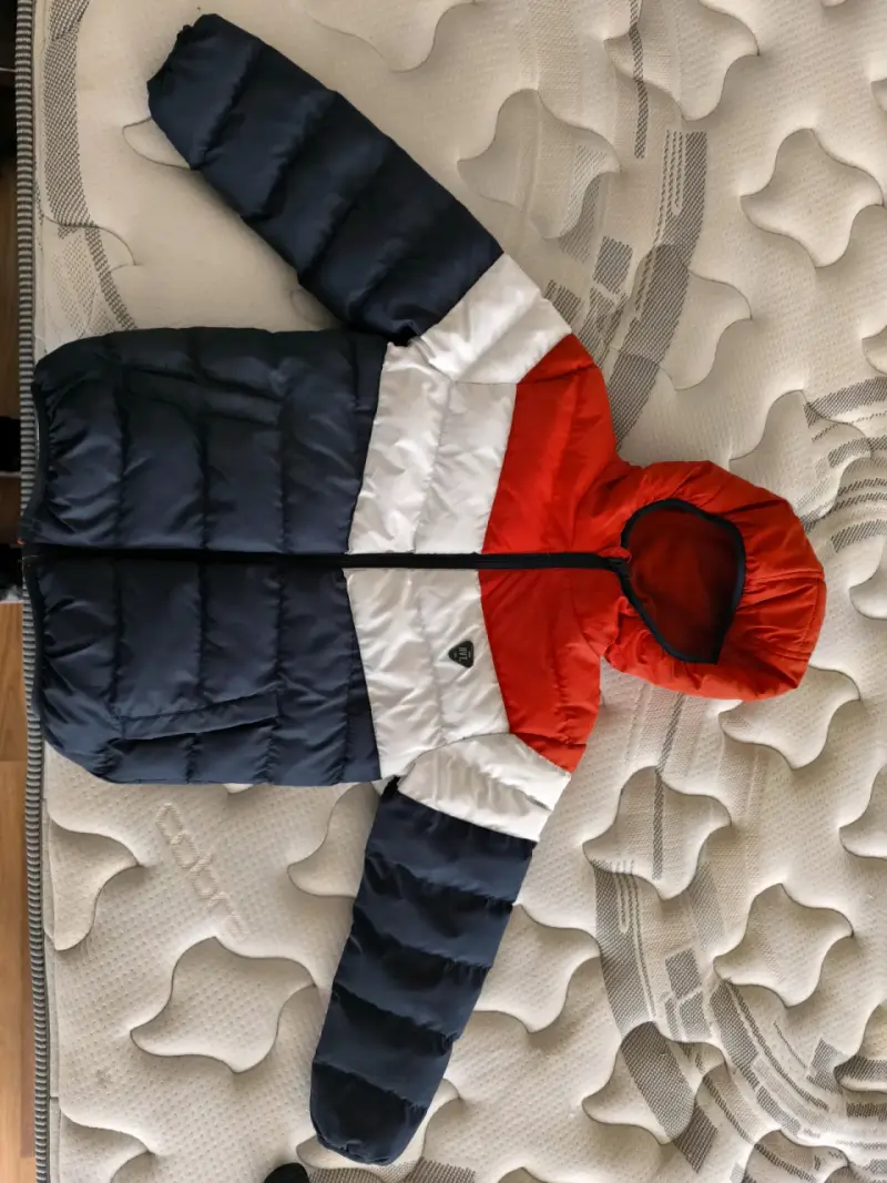 Chaqueta acolchada para niño tricolor