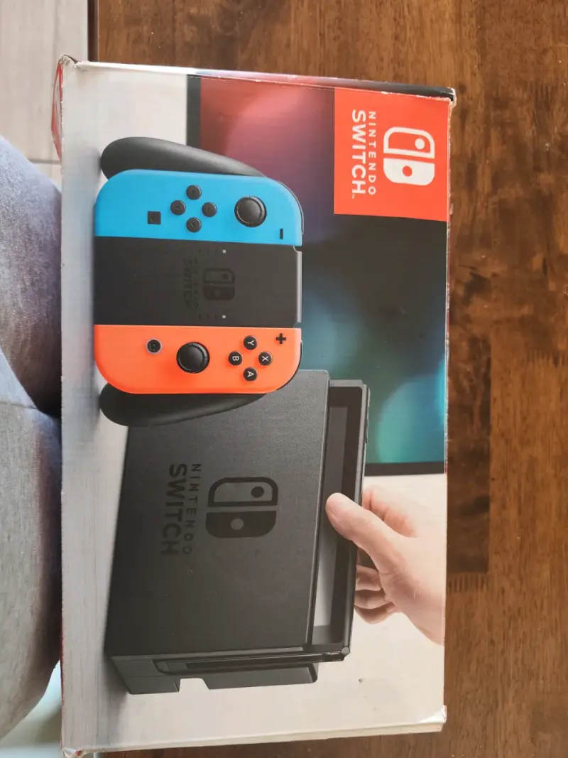 Consola Nintendo Switch con accesorios - 5