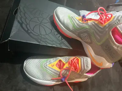 Zapatillas deportivas Nike Air Jordan grises - miniatura 1