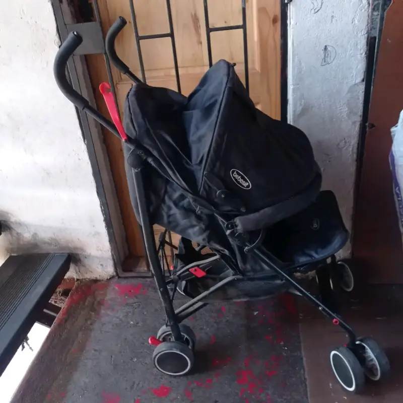 Coche de bebé plegable marca Bebesit - 2