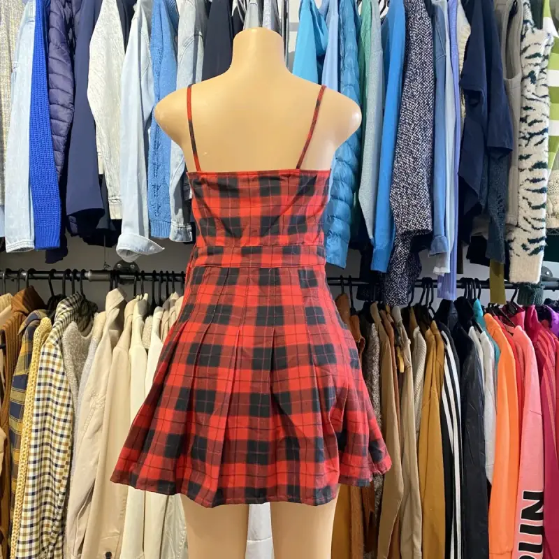 Vestido corto escocés rojo y negro - 3
