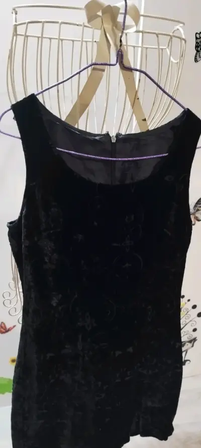 Vestido negro terciopelo - miniatura 2