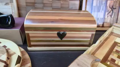 Cofre madera Roble con forro de terciopelo - miniatura 2