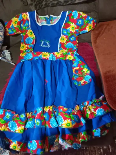 Vestido folclórico infantil colorido - miniatura 1