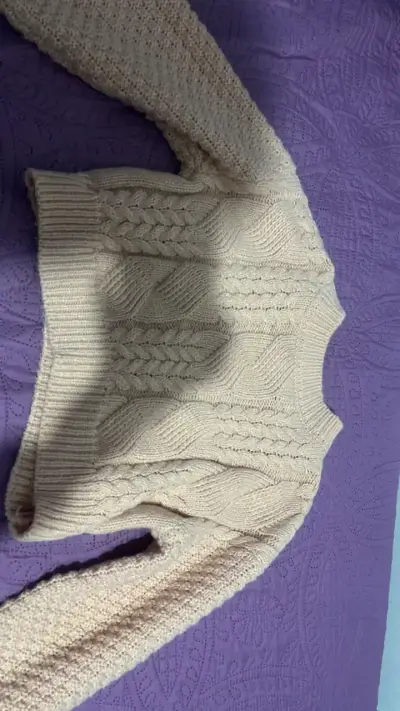 Suéter de lana beige para mujer - miniatura 1