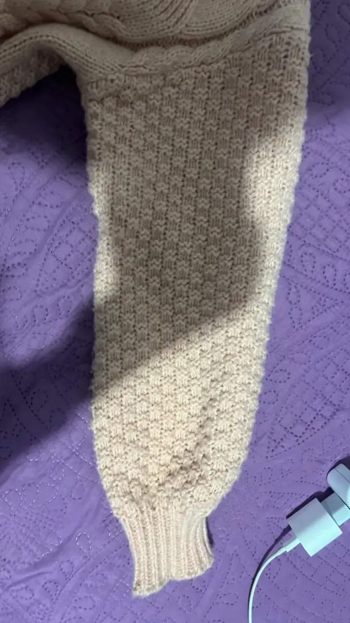 Suéter de lana beige para mujer - 2