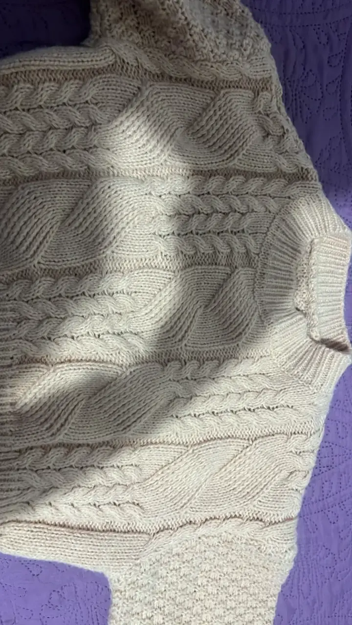 Suéter de lana beige para mujer - 4