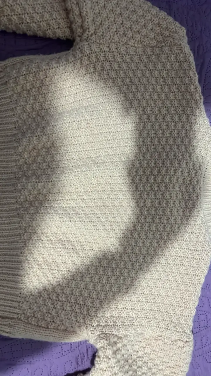 Suéter de lana beige para mujer - 5