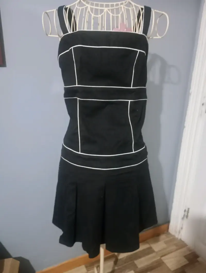 Vestido negro con detalles blancos Ellus - 1