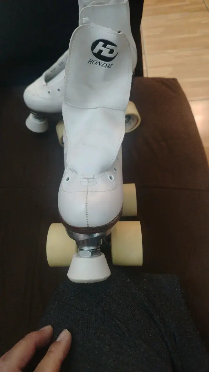 Patines de Cuatro Ruedas Blancos Honar - 2