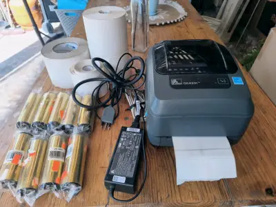 Impresora de etiquetas Zebra GK420t con accesorios - miniatura 2